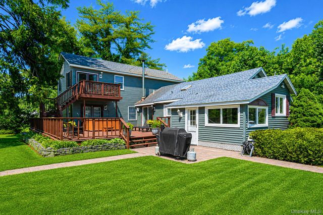 612 Blue Point Road, Holtsville, NY 11742