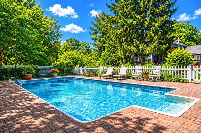 612 Blue Point Road, Holtsville, NY 11742