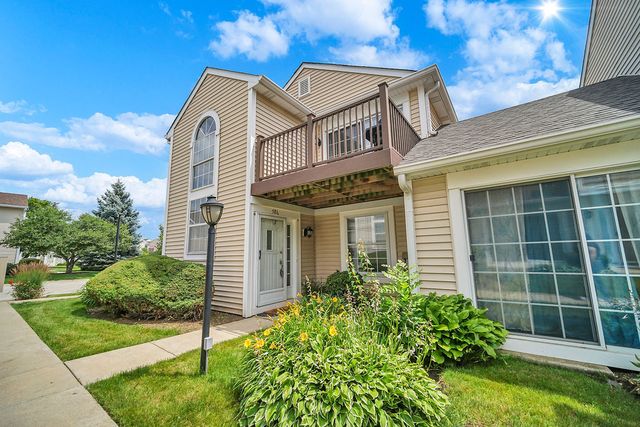 581 LE PARC Circle 581, Buffalo Grove, IL 60089