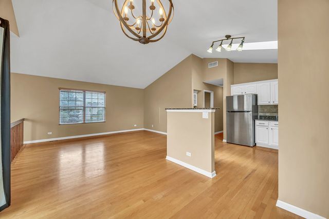 581 LE PARC Circle 581, Buffalo Grove, IL 60089