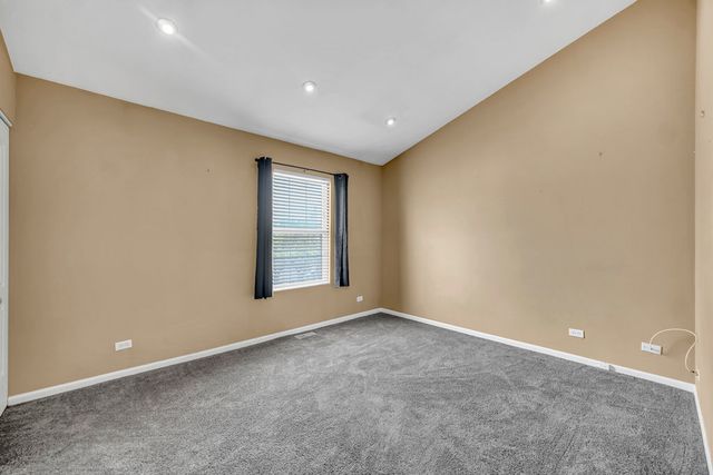 581 LE PARC Circle 581, Buffalo Grove, IL 60089