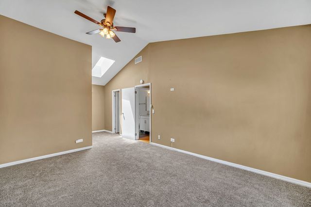 581 LE PARC Circle 581, Buffalo Grove, IL 60089