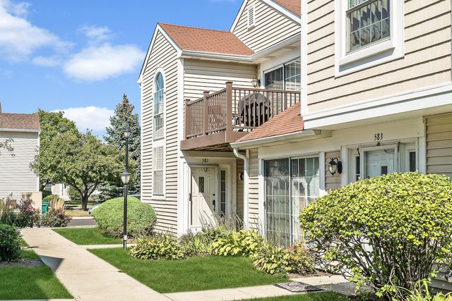 581 LE PARC Circle 581, Buffalo Grove, IL 60089
