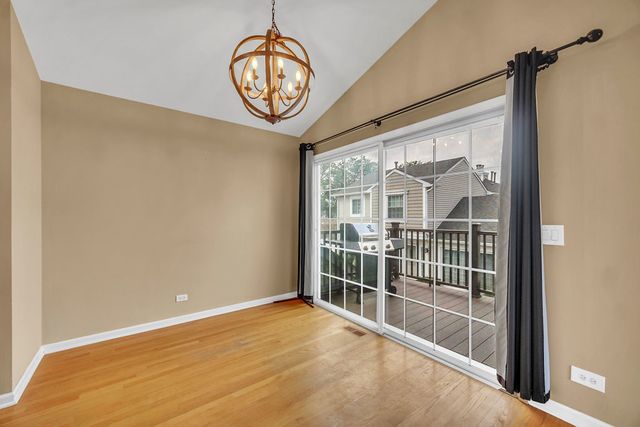 581 LE PARC Circle 581, Buffalo Grove, IL 60089