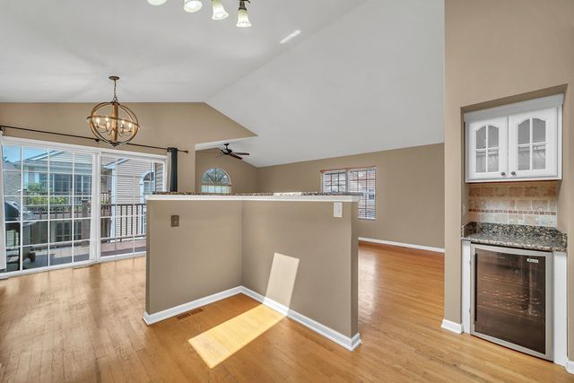 581 LE PARC Circle 581, Buffalo Grove, IL 60089