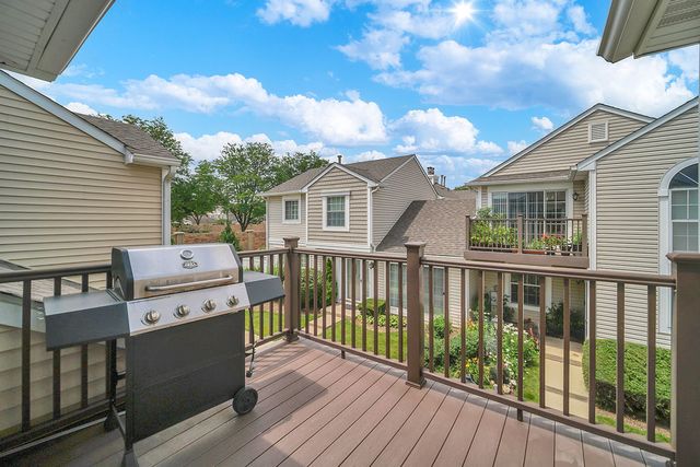 581 LE PARC Circle 581, Buffalo Grove, IL 60089