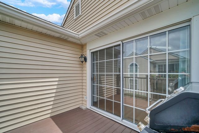 581 LE PARC Circle 581, Buffalo Grove, IL 60089