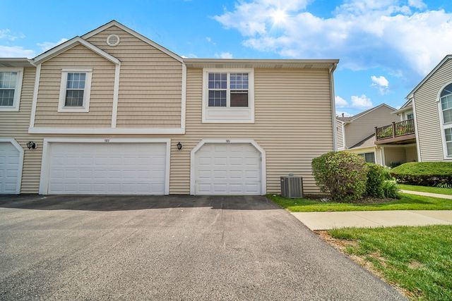581 LE PARC Circle 581, Buffalo Grove, IL 60089