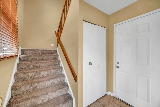 581 LE PARC Circle 581, Buffalo Grove, IL 60089