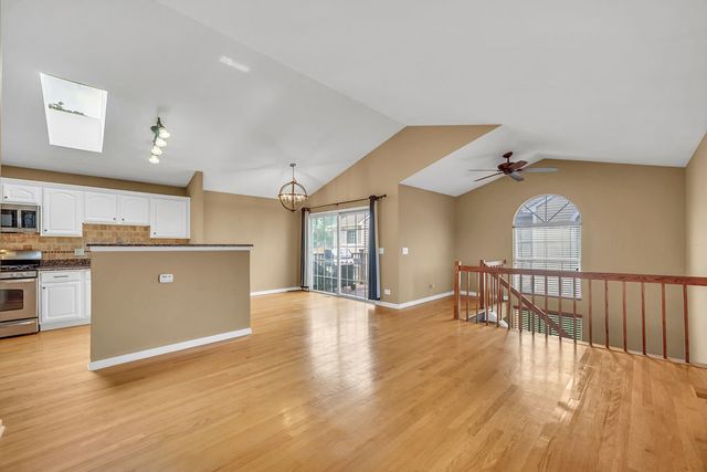 581 LE PARC Circle 581, Buffalo Grove, IL 60089