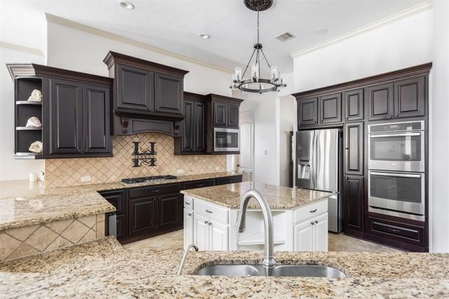 5835 Caspian Falls Lane, Fulshear, TX 77441