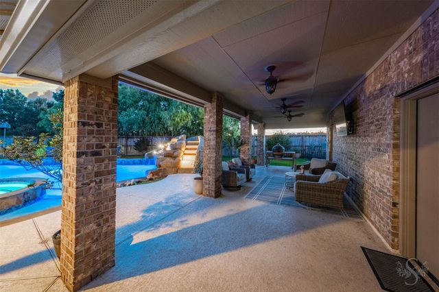 5835 Caspian Falls Lane, Fulshear, TX 77441