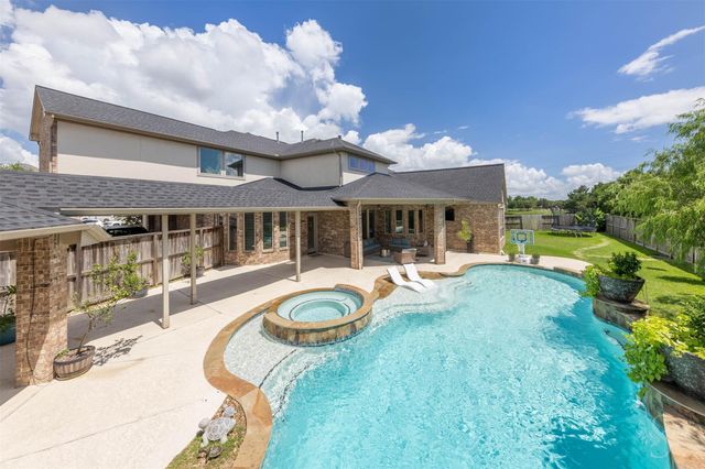 5835 Caspian Falls Lane, Fulshear, TX 77441