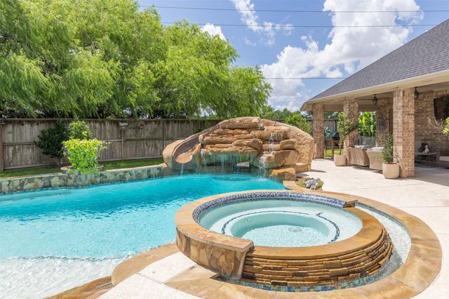 5835 Caspian Falls Lane, Fulshear, TX 77441