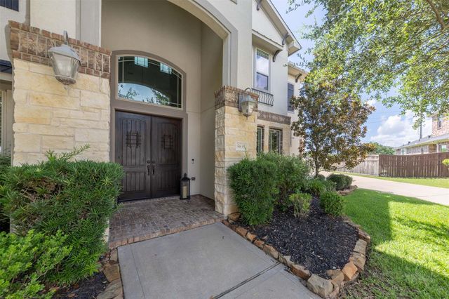 5835 Caspian Falls Lane, Fulshear, TX 77441