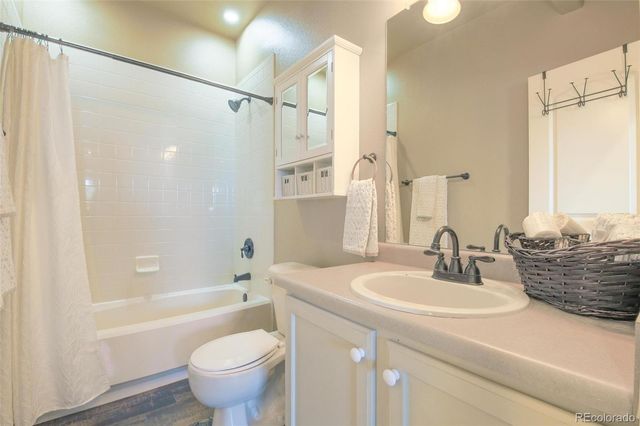 6638 S Tibet Court, Aurora, CO 80016