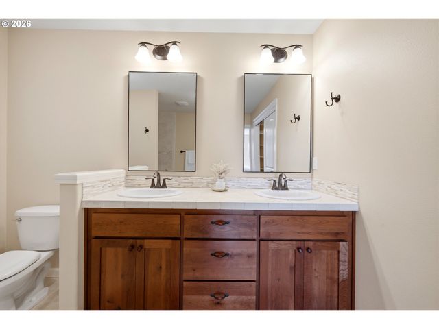 150 MOUNTAIN VISTA Ave, Salem, OR 97306