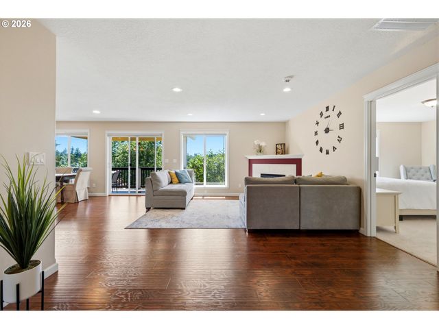 150 MOUNTAIN VISTA Ave, Salem, OR 97306