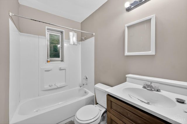 1398 Adams Road, Cincinnati, OH 45231