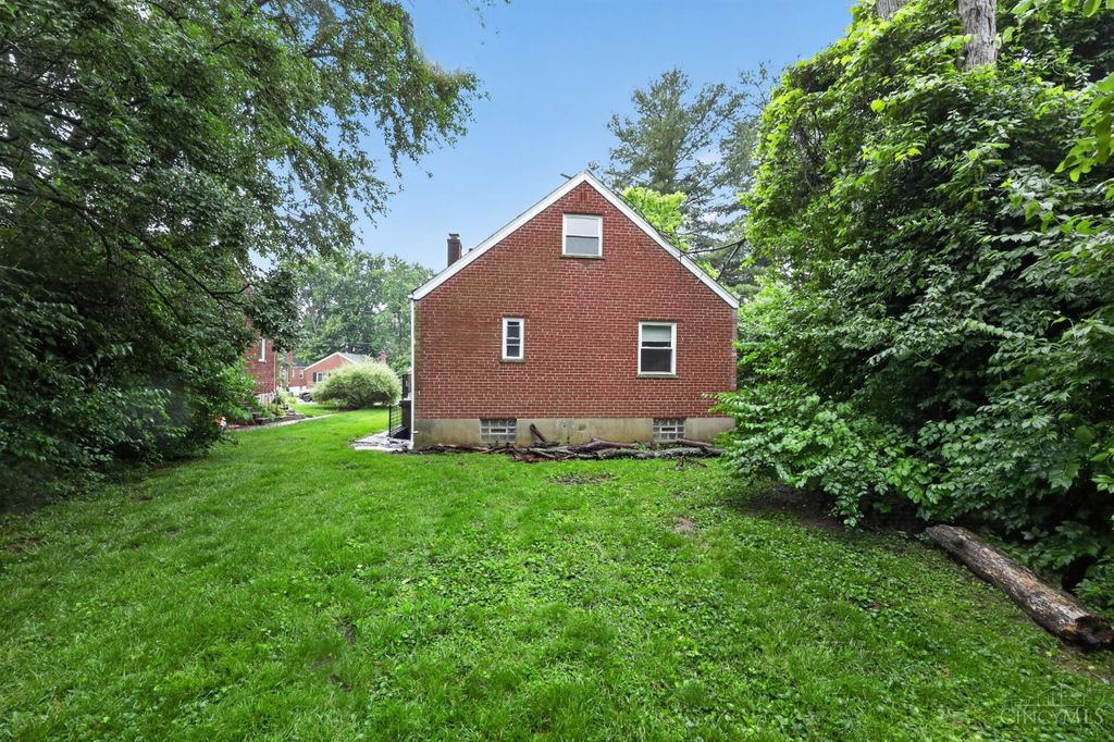 1398 Adams Road, Cincinnati, OH 45231