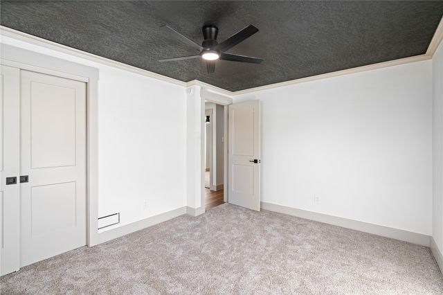 293 Hillcrest Circle, Robinson Twp, PA 15237