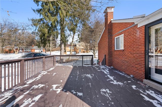 293 Hillcrest Circle, Robinson Twp, PA 15237