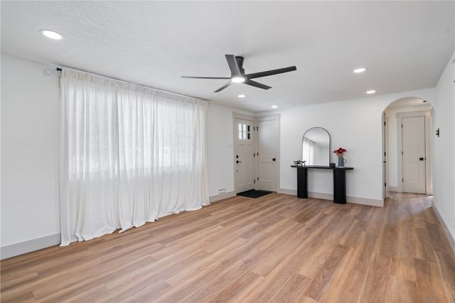 293 Hillcrest Circle, Robinson Twp, PA 15237