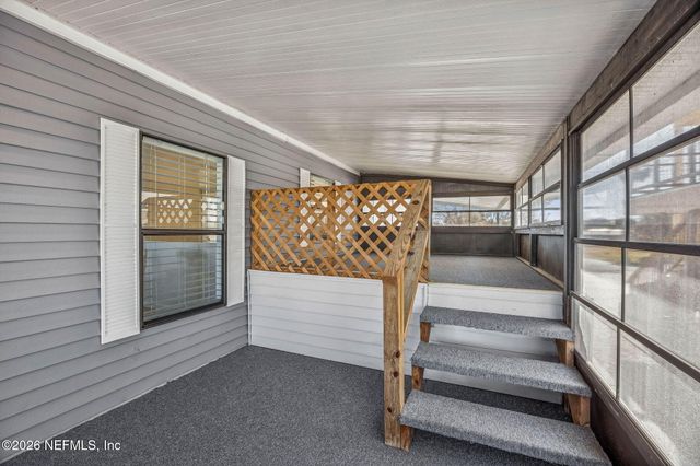 170 MOONLITE Drive, Welaka, FL 32193