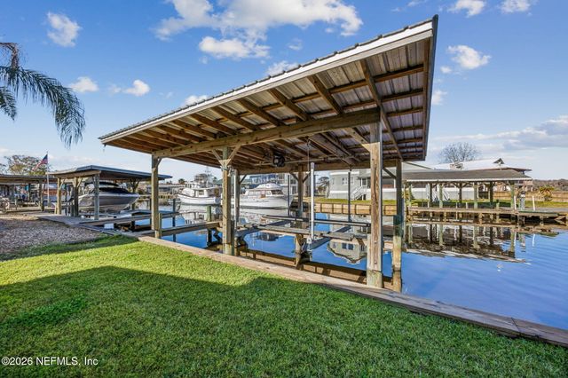 170 MOONLITE Drive, Welaka, FL 32193