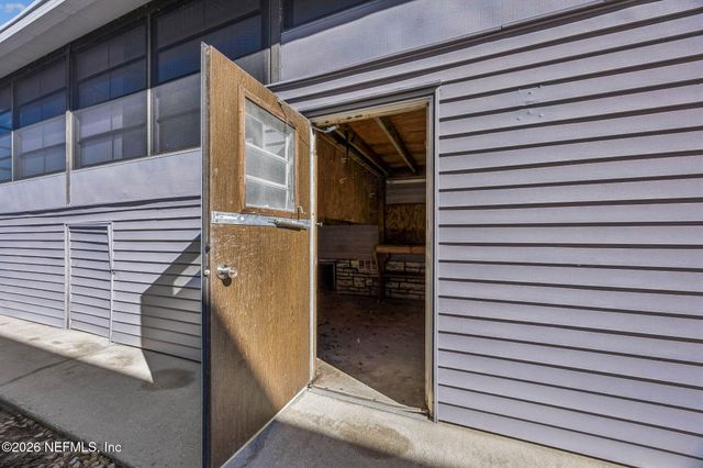 170 MOONLITE Drive, Welaka, FL 32193