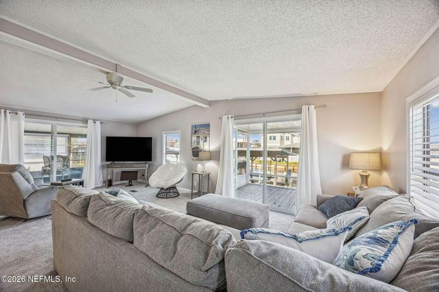 170 MOONLITE Drive, Welaka, FL 32193