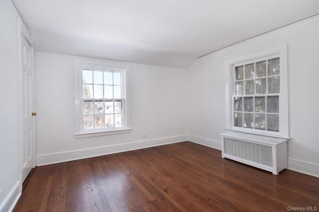 21 Edgewood Lane, Bronxville, NY 10708