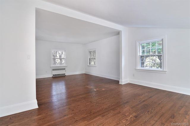 21 Edgewood Lane, Bronxville, NY 10708