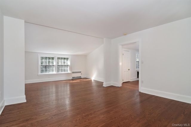 21 Edgewood Lane, Bronxville, NY 10708