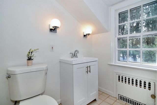 21 Edgewood Lane, Bronxville, NY 10708