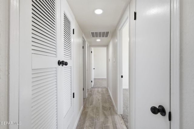 220 ANGLESY Place, El Paso, TX 79928