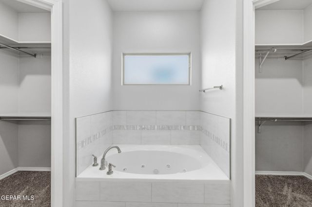 220 ANGLESY Place, El Paso, TX 79928