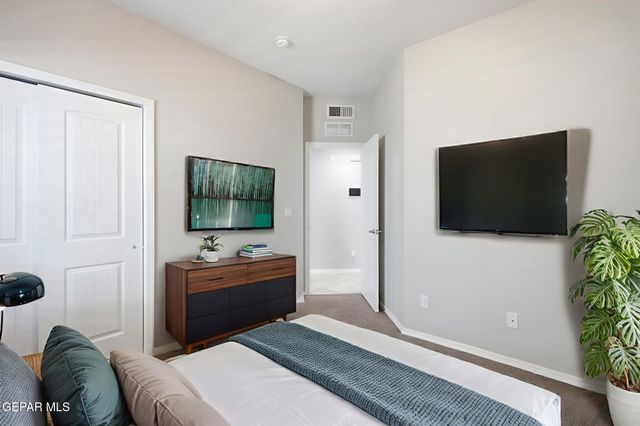 220 ANGLESY Place, El Paso, TX 79928