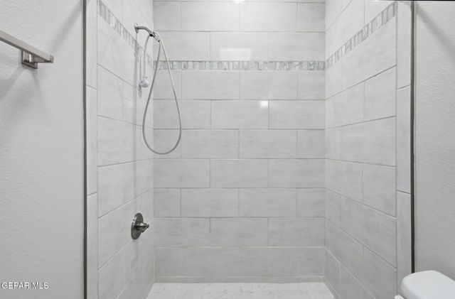 220 ANGLESY Place, El Paso, TX 79928