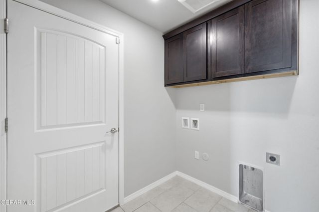 220 ANGLESY Place, El Paso, TX 79928