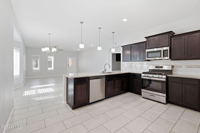 220 ANGLESY Place, El Paso, TX 79928