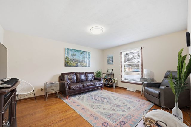 8041 Scarborough Blvd S Drive, Indianapolis, IN 46256