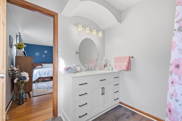 8041 Scarborough Blvd S Drive, Indianapolis, IN 46256