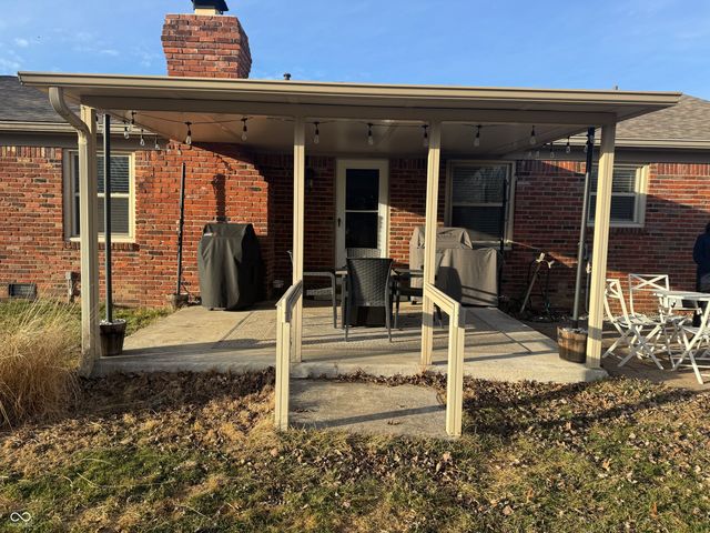 8041 Scarborough Blvd S Drive, Indianapolis, IN 46256