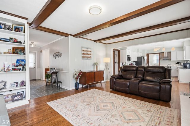 8041 Scarborough Blvd S Drive, Indianapolis, IN 46256