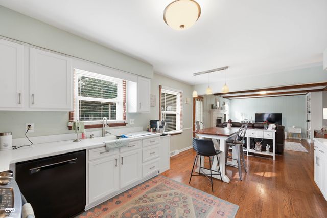 8041 Scarborough Blvd S Drive, Indianapolis, IN 46256