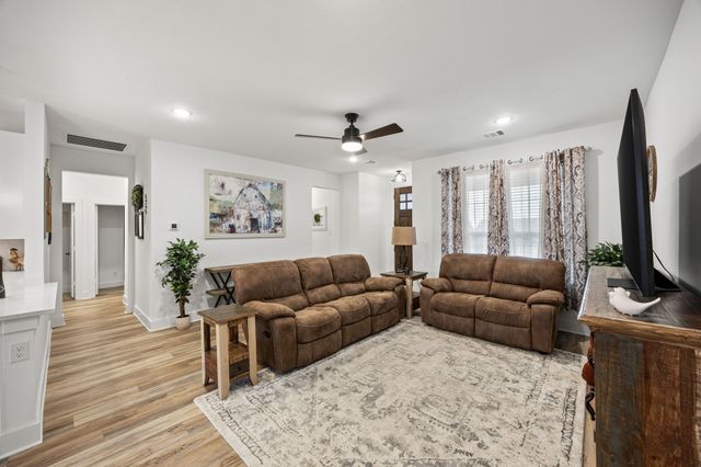 10856 Eva Mae Boulevard, Grand Prairie, TX 76065