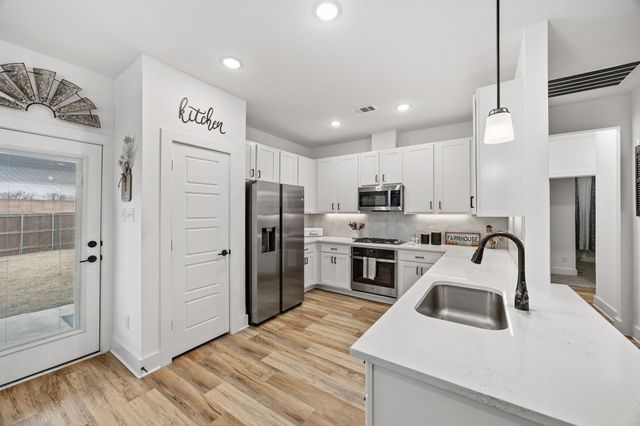 10856 Eva Mae Boulevard, Grand Prairie, TX 76065