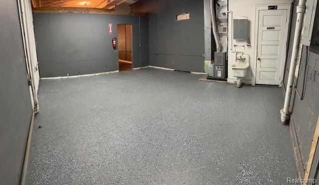 5972 Chicago Road, Warren, MI 48092