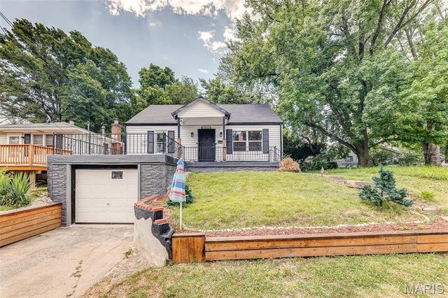 3210 Clifton Avenue, Alton, IL 62002